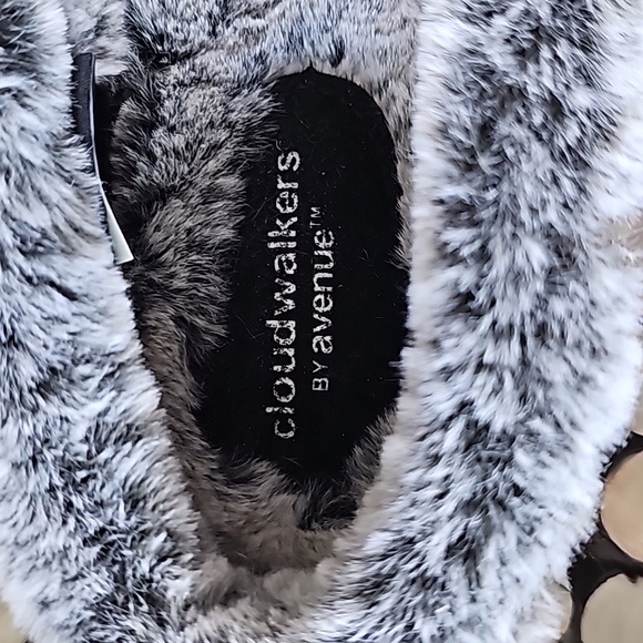 NWOT CLOUDWALKERS BY avenue - Picture 4 of 5